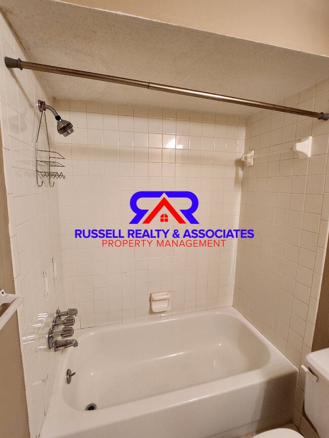 Building Photo - One Level Condo- 1BR-1BA