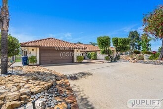 Building Photo - 3 Bedroom 2.5 Bathroom home in Ramona LARG...