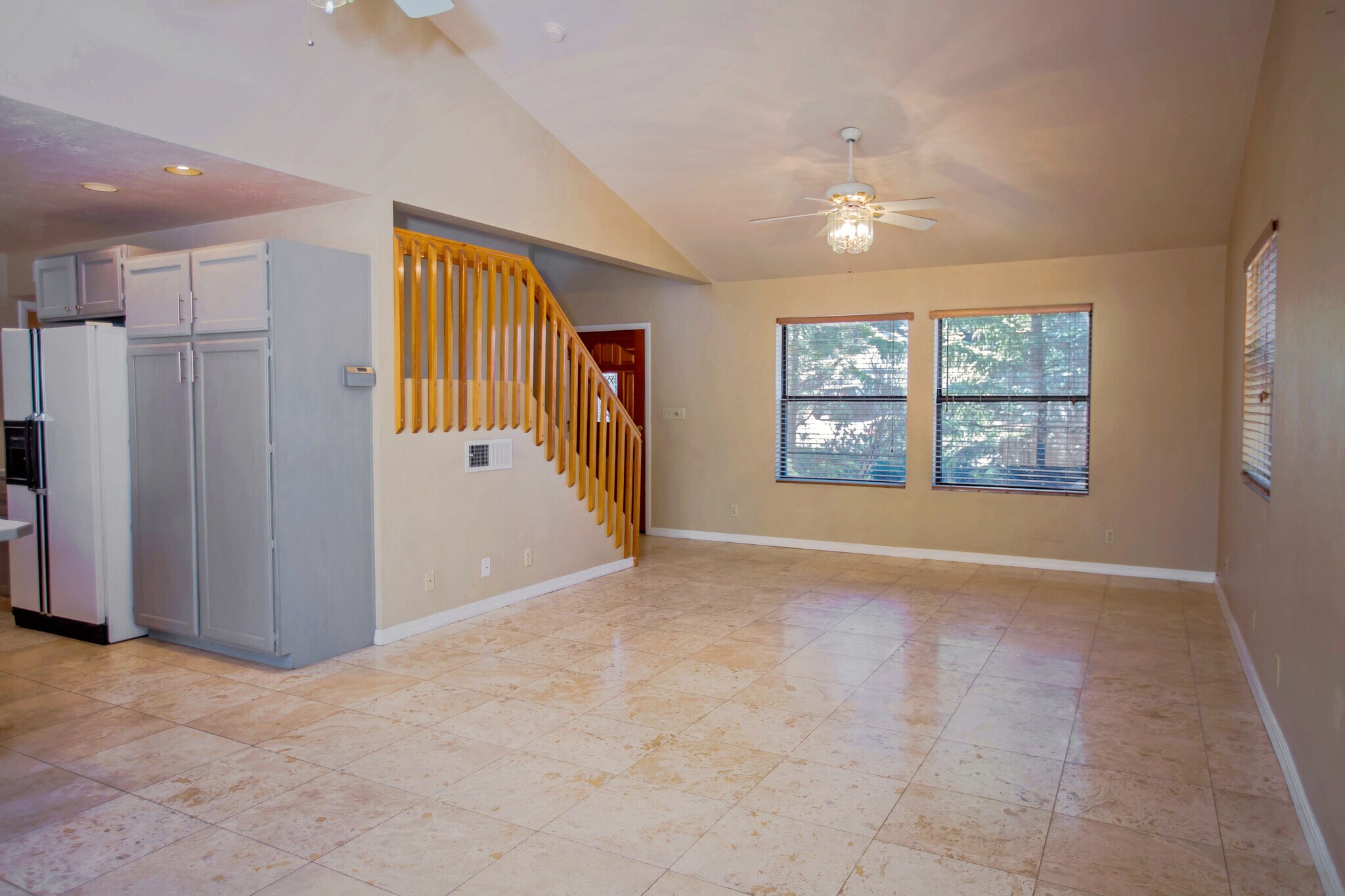 Building Photo - 2562 N Fox Run Dr