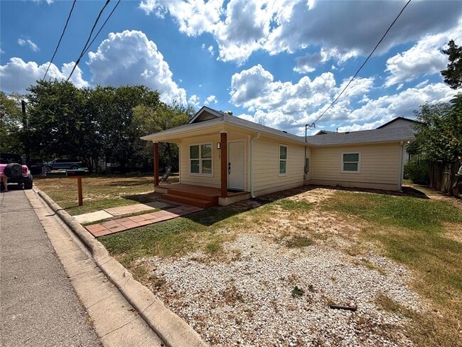 Building Photo - 1107 Neches St