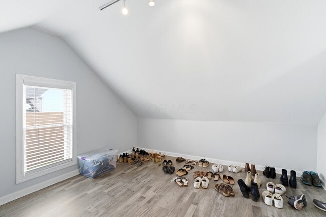 Building Photo - 1374 Ida Ave