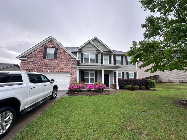 Primary Photo - 1440 Summit Way