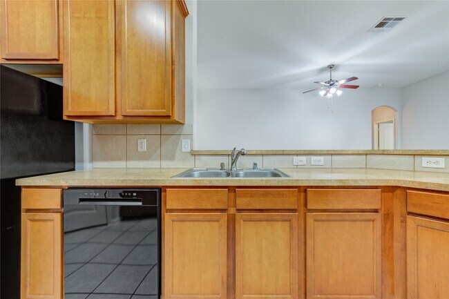 Building Photo - 6030 Starbrook Creek Dr