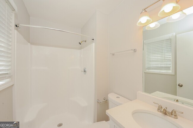 Building Photo - 1120 Brenton Dr NW