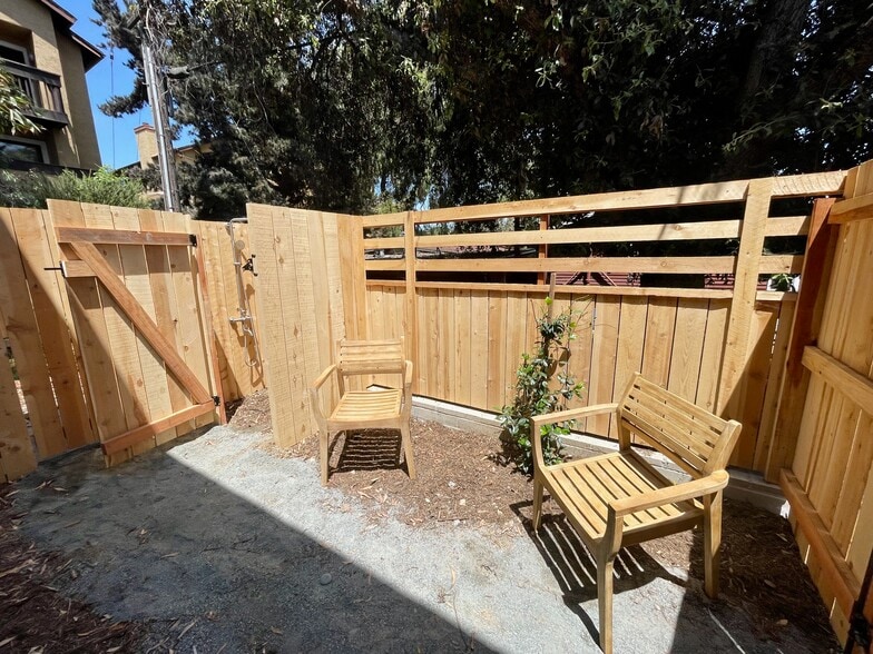 Building Photo - 118 Grandview St