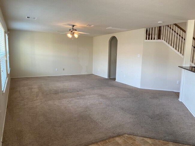 Building Photo - 1515 Daffodil Rd