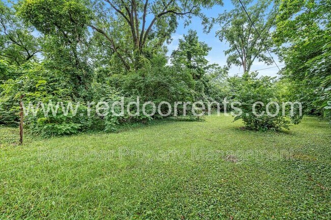 Building Photo - 3340 N Sherman Dr