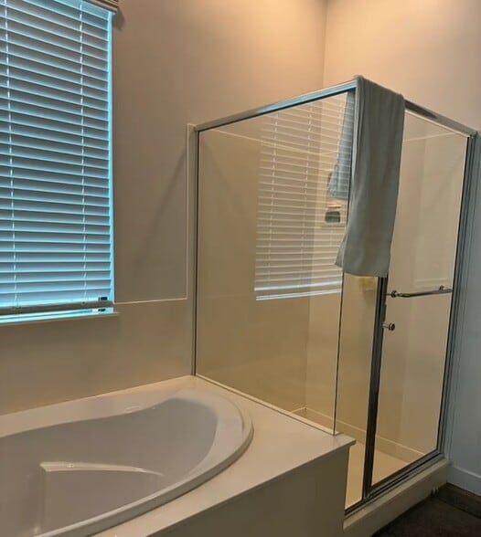 Master Shower - 835 E Hopi Trl