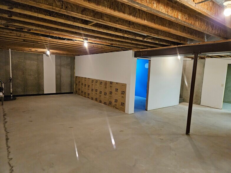 Building Photo - 1011 Pheasant Ln