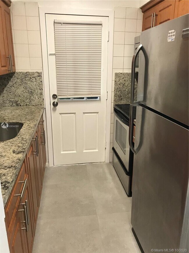 Building Photo - 7710 SW 98th St