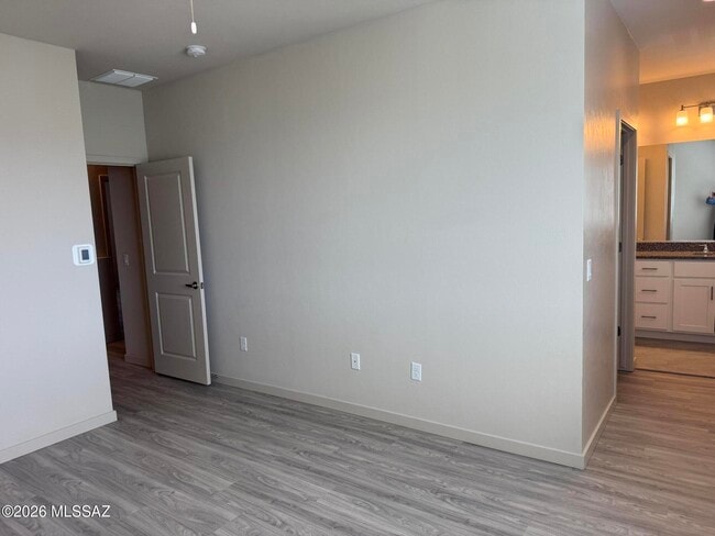 Building Photo - 8829 N Sherry Cervi Wy