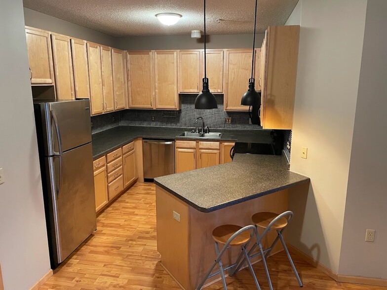 Kitchen - 2530 E 34th St