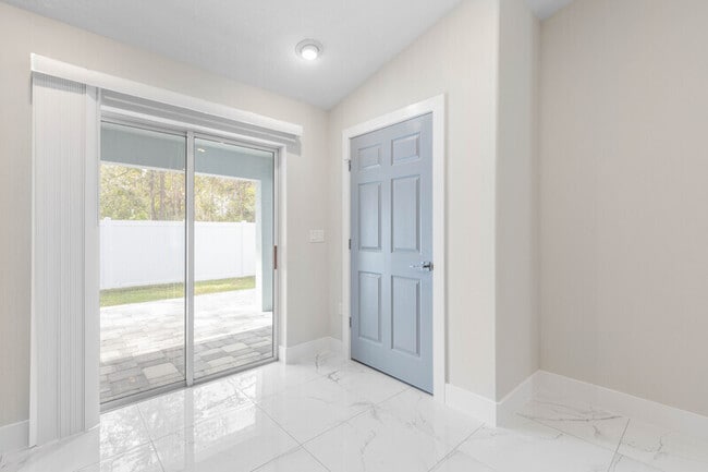 Building Photo - 12 Lloret Pl