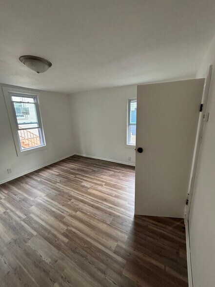 Building Photo - 1725 S 14th St