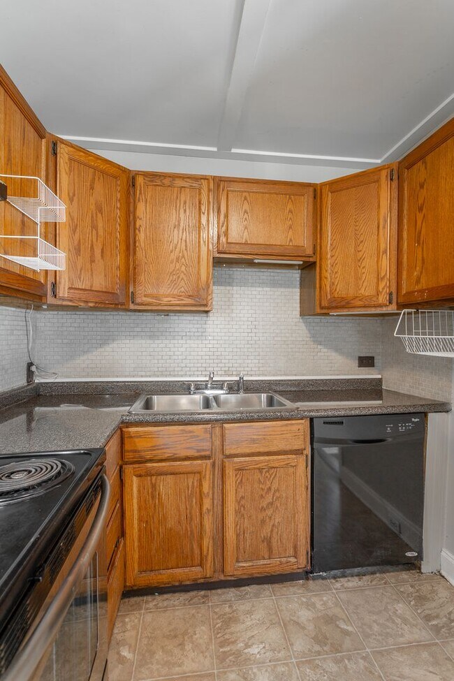 Building Photo - 3 Bedroom House in East Ridge!