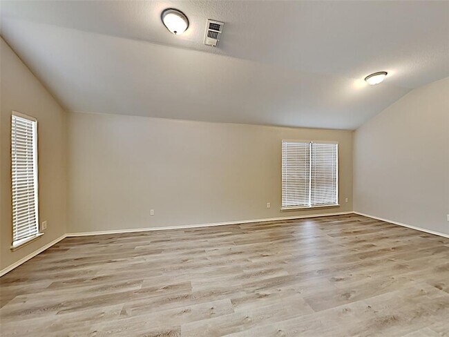 Building Photo - 705 W Colony Dr