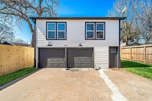 Primary Photo - 4305 Watson St
