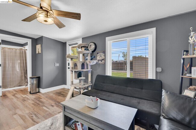 Building Photo - 59 Old Stagecoach Rd