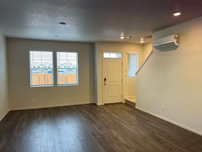 Building Photo - 619 NE 72nd St