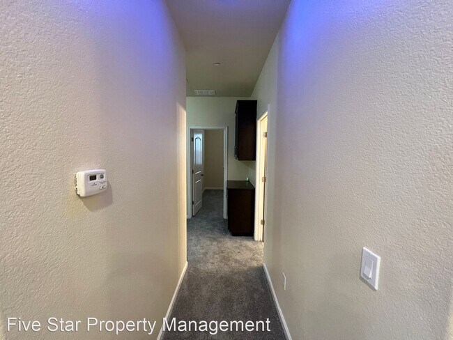 Building Photo - 4 br, 2 bath House - 1484 Rock Springs Ave