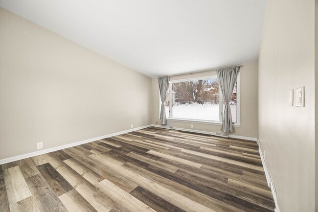 Building Photo - 246 Miller Ave