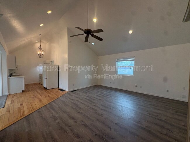 Building Photo - 310 S 2nd Ave