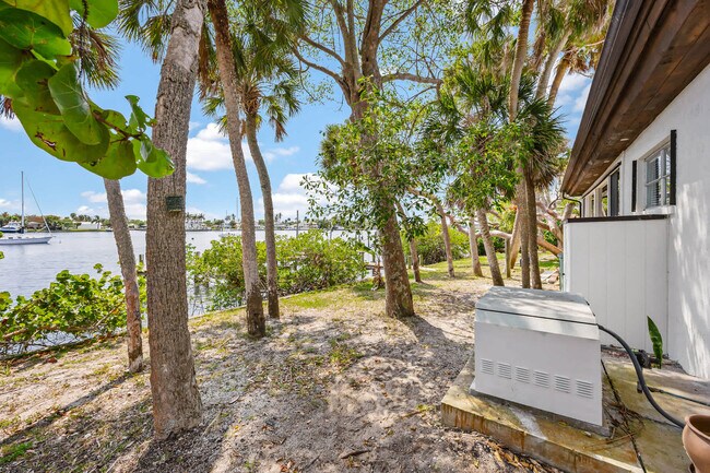 Building Photo - 11560 Dragon Point Dr