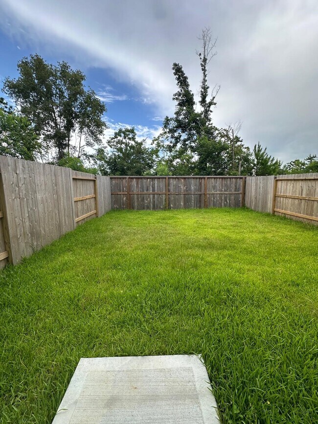 Building Photo - 939 Pertuso Ln