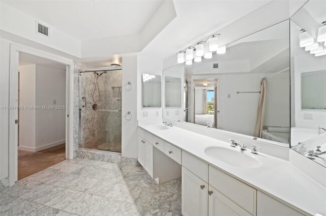 Building Photo - 3600 Yacht Club Dr