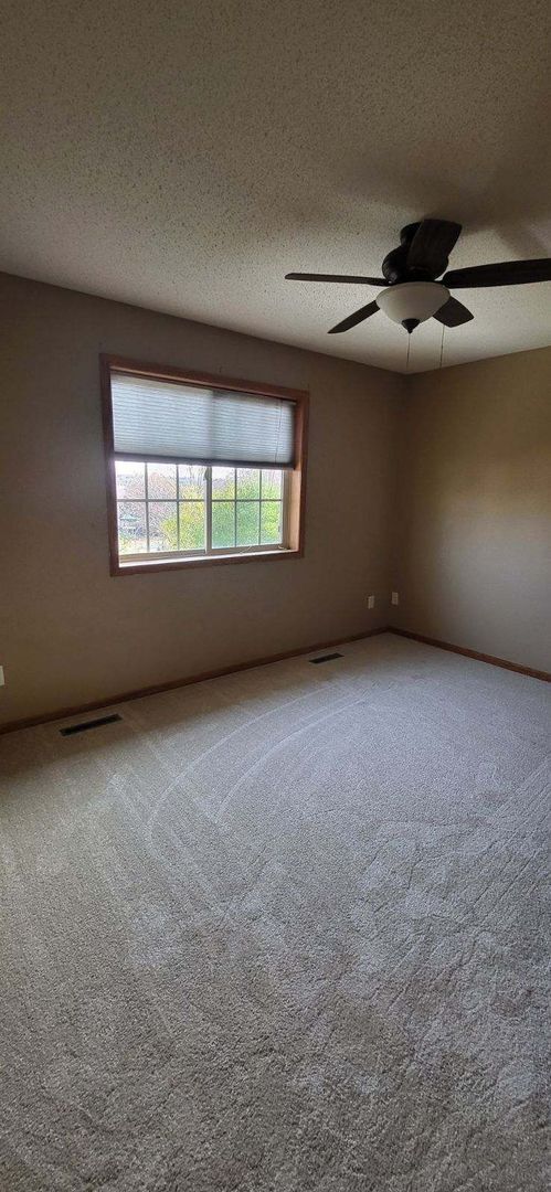 Building Photo - Update NW House New carpet throughout the ...