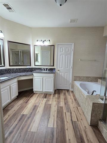 Building Photo - 11801 Waterford Ln