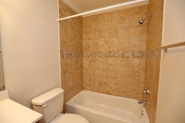 Building Photo - Ranch Home - Backs to Community Pool & Playgrounds - Pet-Friendly - Available 06-23-26!