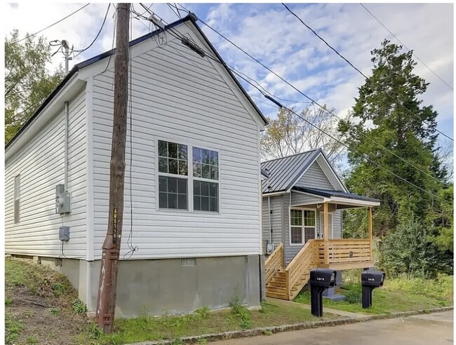 Building Photo - 1408 2nd Ave