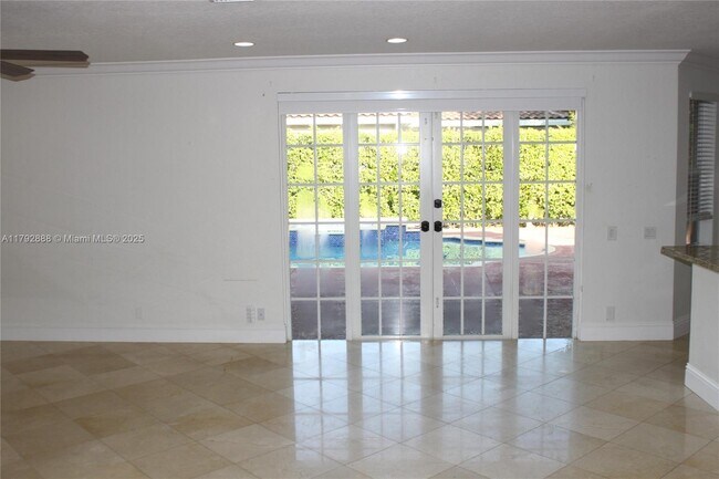 Building Photo - 947 Nandina Dr
