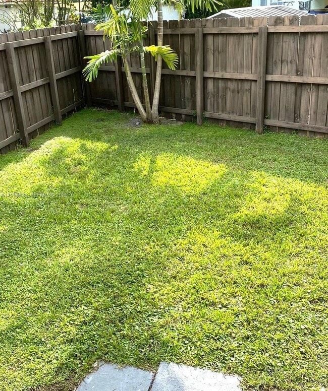 Building Photo - 920 NE 108th St