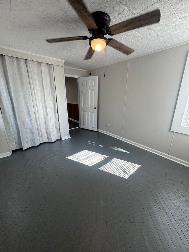 Building Photo - Small 2-Bed Home on E Horton – Simple & Affordable