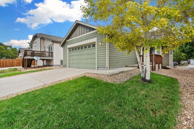 Building Photo - 2255 Sopris Cir