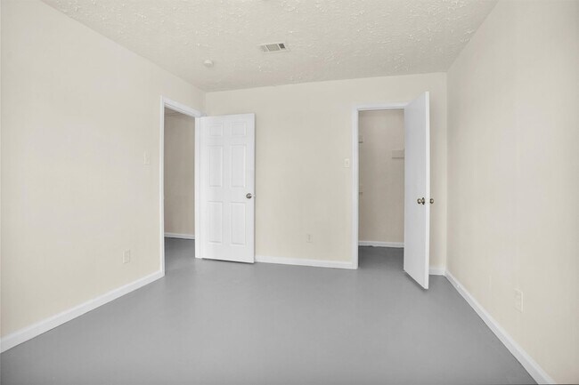 Building Photo - 2126 Millhouse Rd