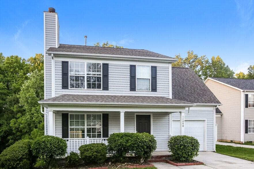 Building Photo - 11240 Northwoods Forest Dr