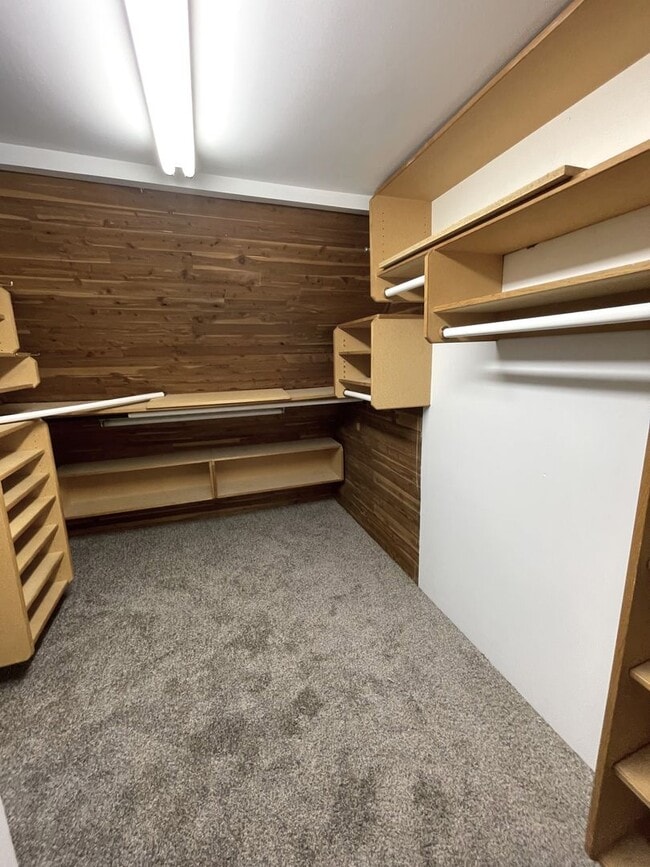 Building Photo - $1975 FOR RENT - SINGLE UPDATED FAMILY HOU...