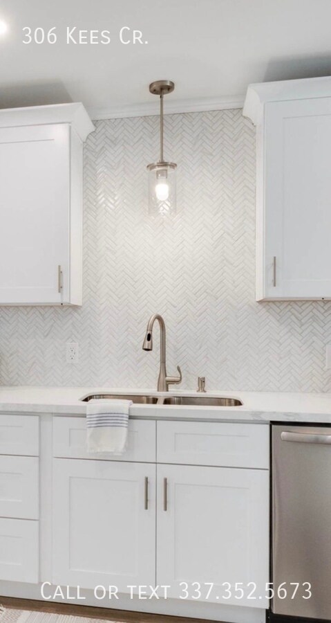 Building Photo - 306 Kees Cir