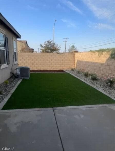 Building Photo - 9654 Honeyberry Ln