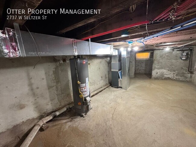 Building Photo - 2737 W Seltzer St