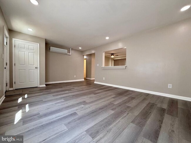 Building Photo - 801 6th Rd