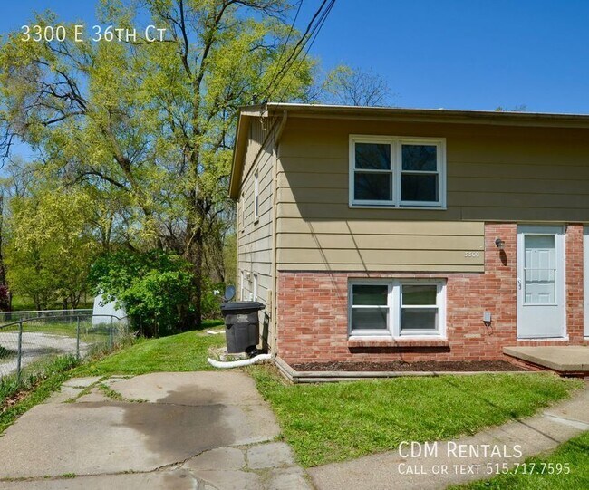 Building Photo - Great Duplex!
