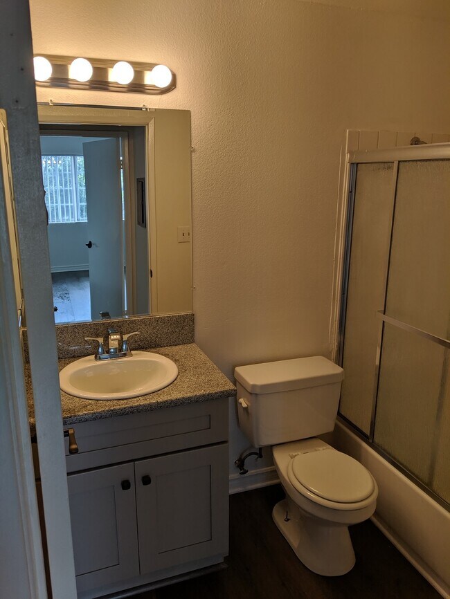 Building Photo - 1809 Berendo N St