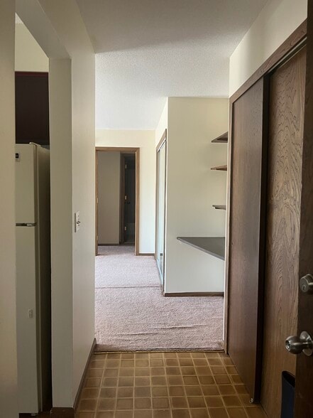 Entryway - 709 11th Ave S