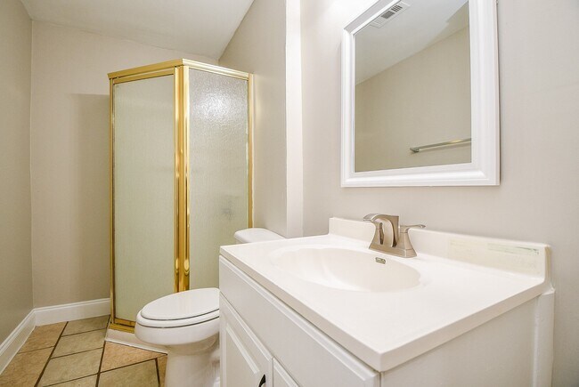 Building Photo - 515 Westside Ct