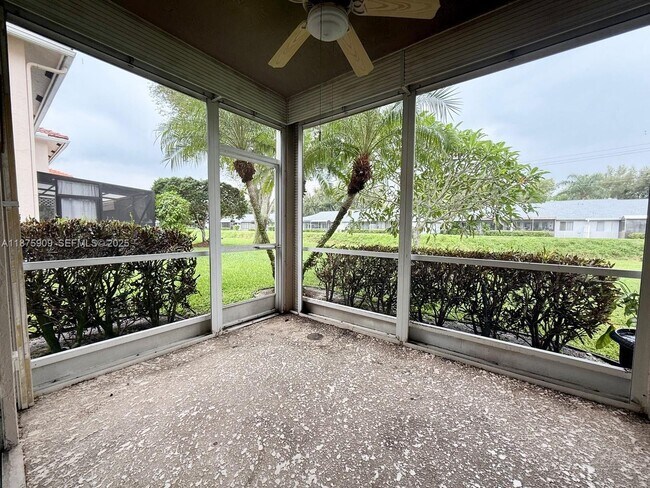 Building Photo - 8658 Vía Reale