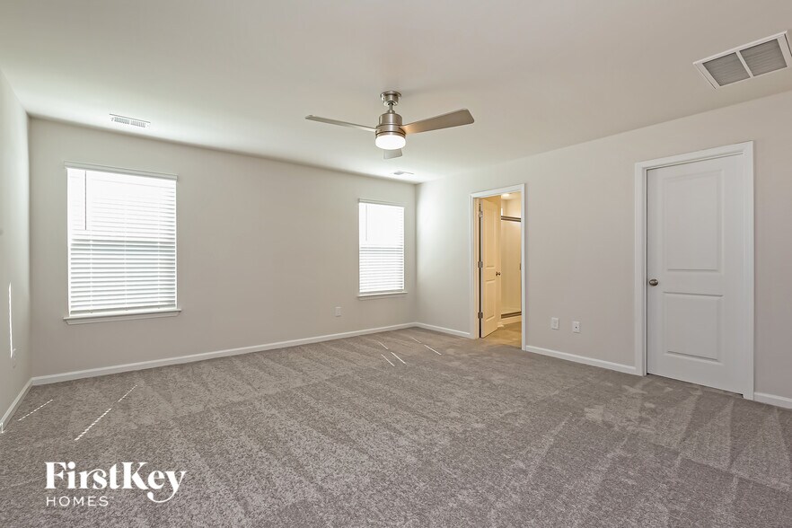 Building Photo - 903 Birchcrest Wy